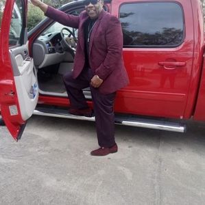 Meet your Posher, Leroy